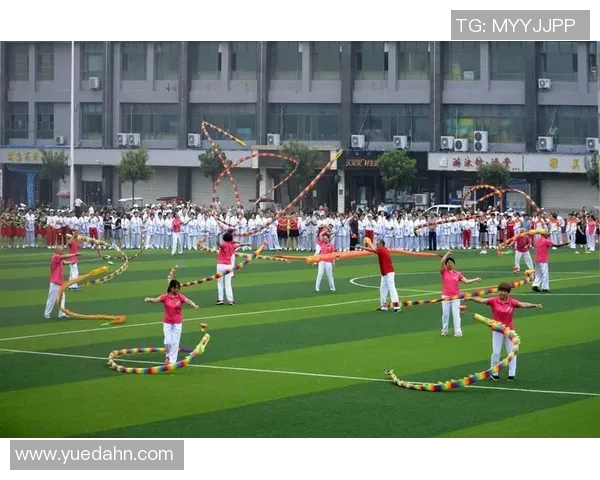 《游泳健身：全面提升体能与健康的科学方法与训练技巧》