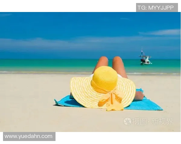 美丽沙滩上的比基尼时尚搭配指南